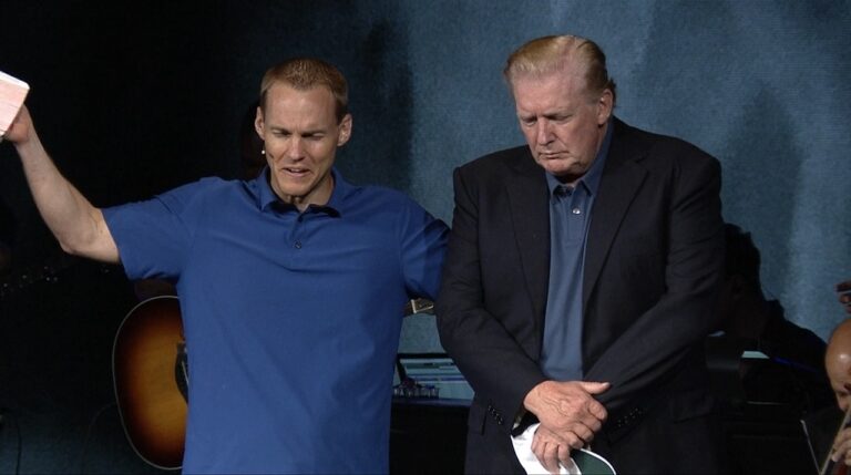 DAvid Platt orando por donald trump